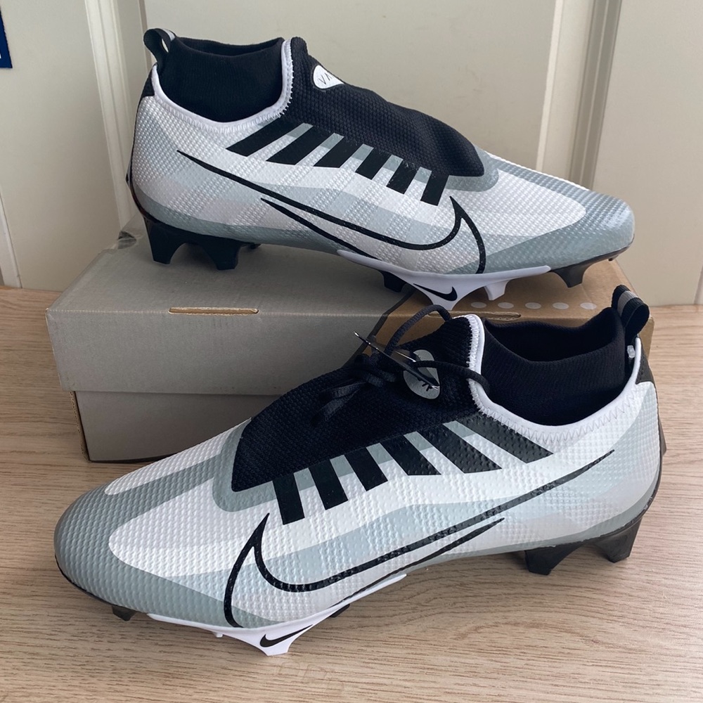 Nike Vapor Edge Pro 360 Black/White Football Cleats Men- SZ 9.5 (defect), 12